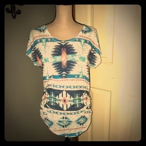 🌸GORGEOUS Sz M Lashes Knit Tunic